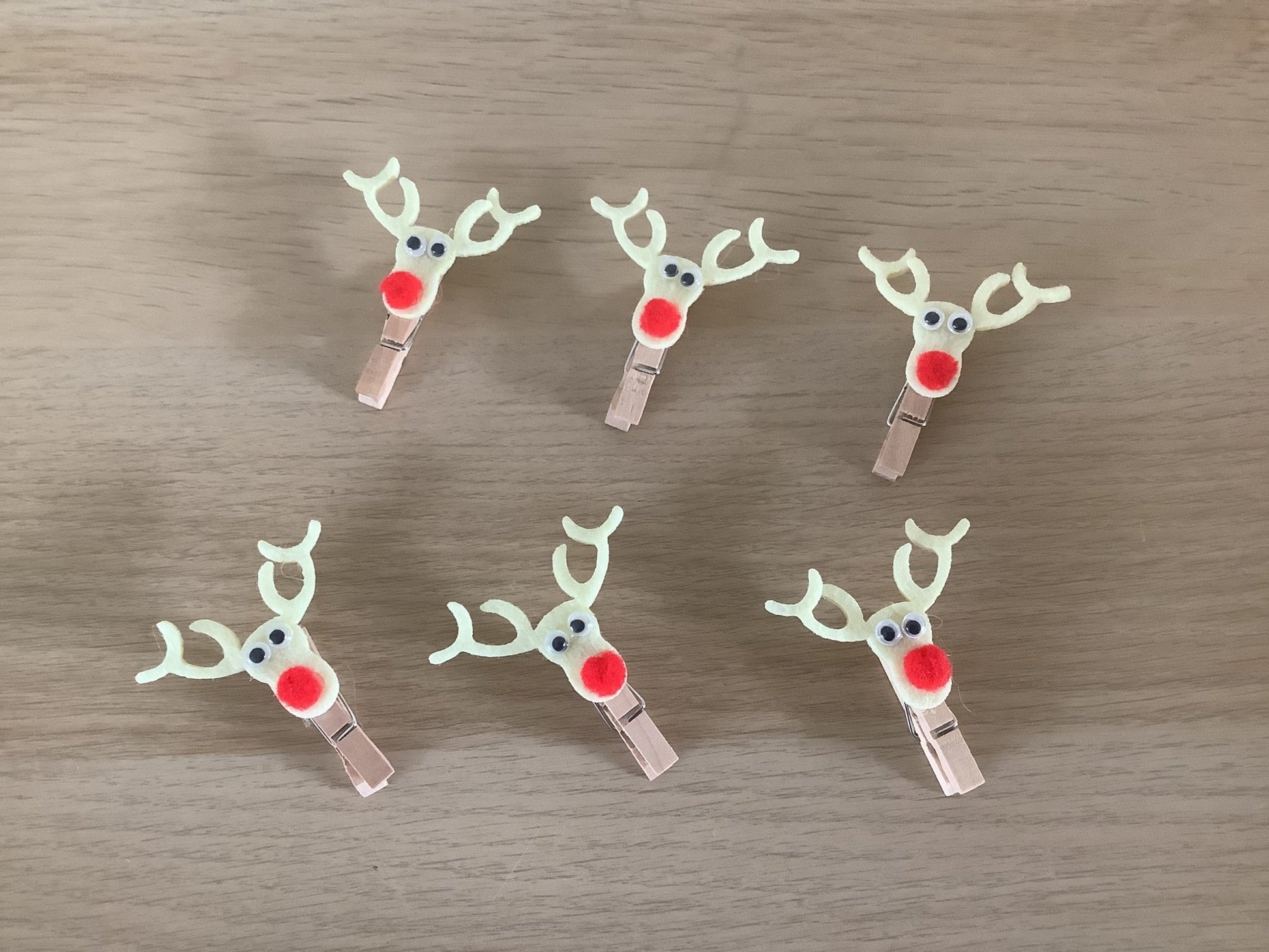 Cute reindeer pegs 