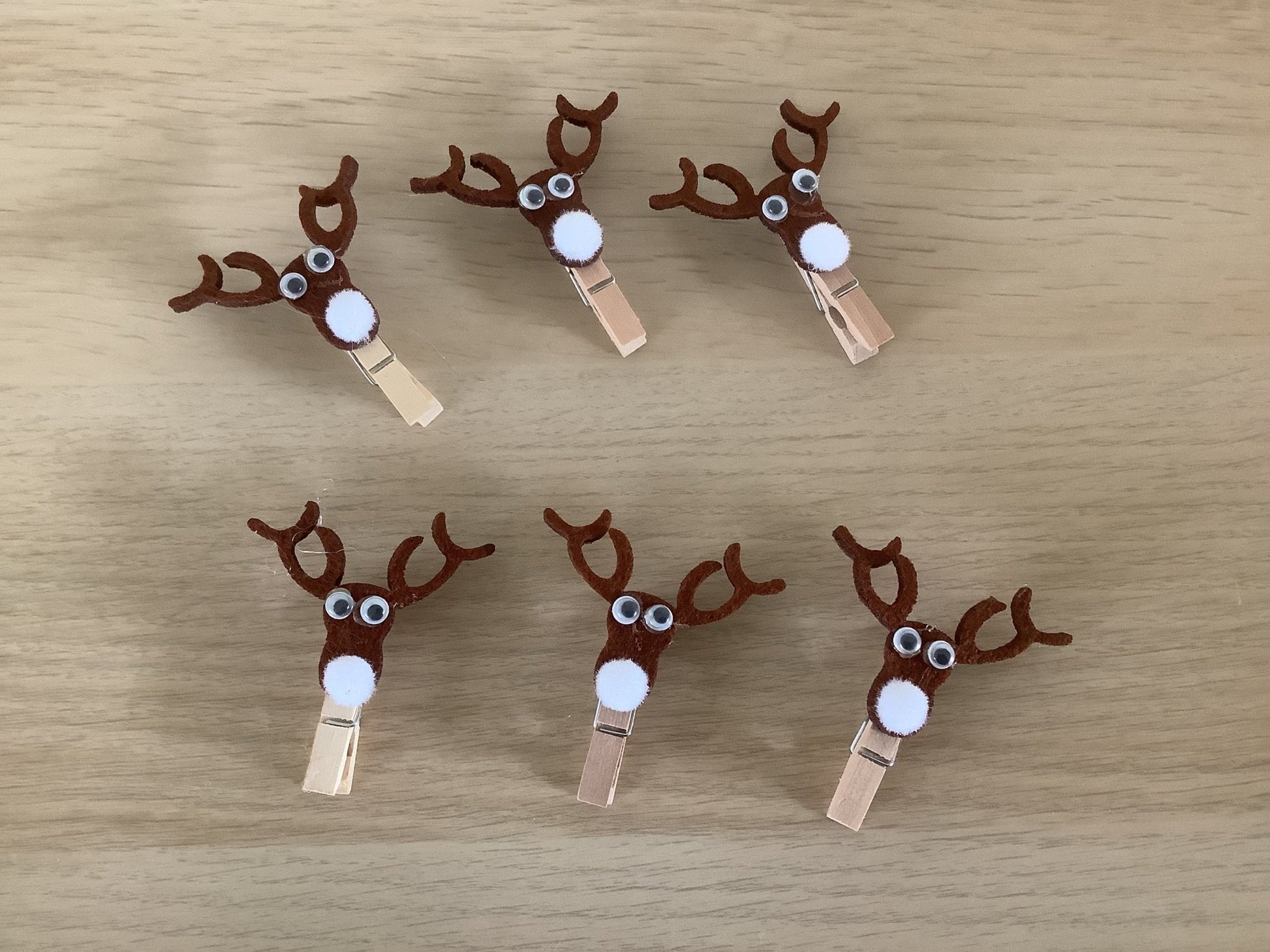 6 Reindeer Card Pegs paper craft