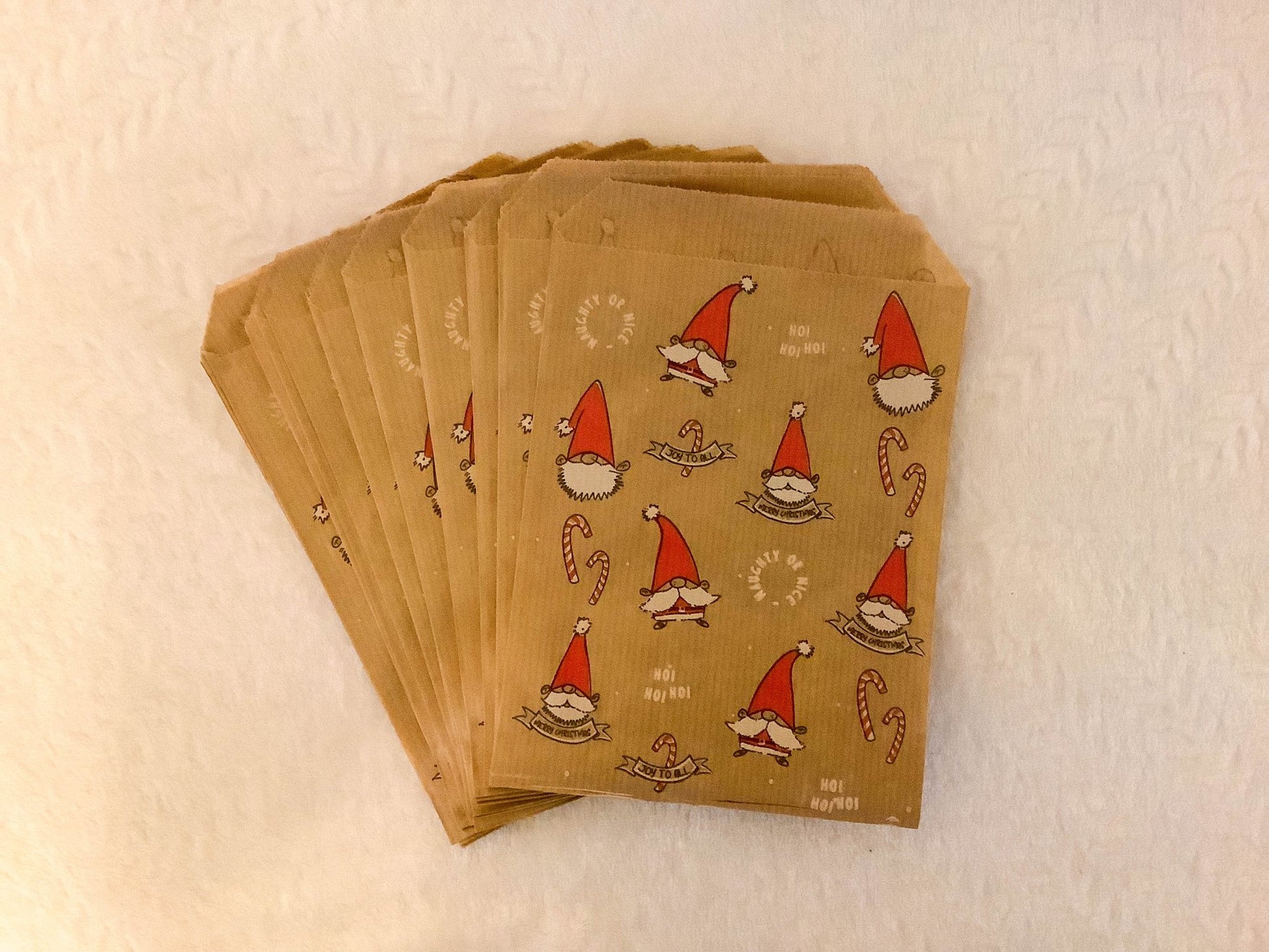 smiling santa small kraft paper christmas gift bags for sweets,crafts, gifts 